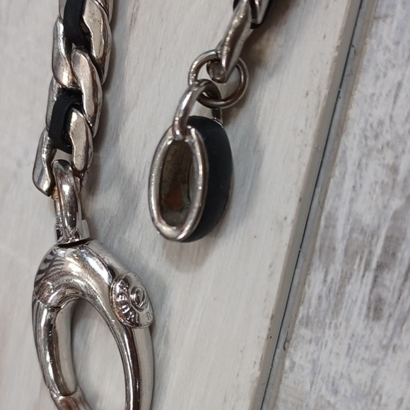 Henri Bendel Link Neclace - Picture 5 of 10